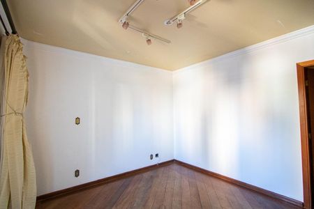 Apartamento à venda com 200m², 3 quartos e 2 vagas Apartamento à venda com 200m², 3 quartos e 2 vagasQuarto 3 - Suíte