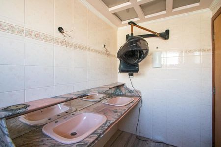 Apartamento à venda com 200m², 3 quartos e 2 vagas Apartamento à venda com 200m², 3 quartos e 2 vagasBanheiro do quarto 1