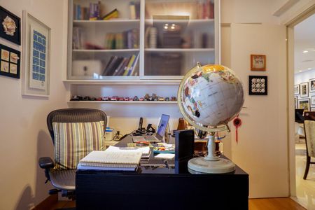 Apartamento à venda com 180m², 4 quartos e 4 vagasSuíte 2