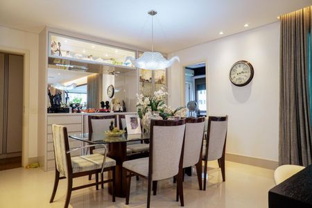 Apartamento à venda com 180m², 4 quartos e 4 vagasSala