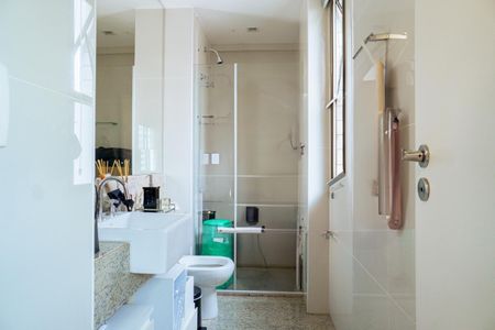 Apartamento à venda com 180m², 4 quartos e 4 vagasBanheiro Suíte 3