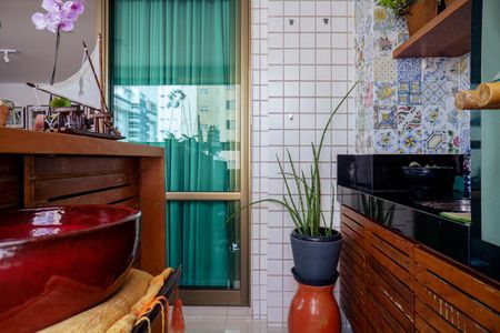 Apartamento à venda com 180m², 4 quartos e 4 vagasVaranda