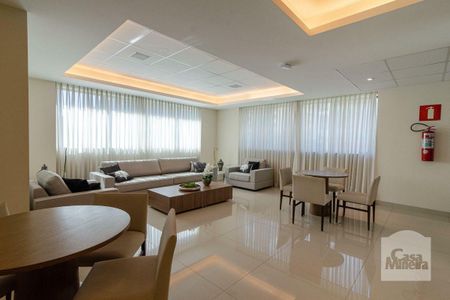 Apartamento à venda com 180m², 4 quartos e 4 vagasÁrea comum - Salão de festas