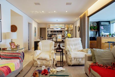 Apartamento à venda com 180m², 4 quartos e 4 vagasSala