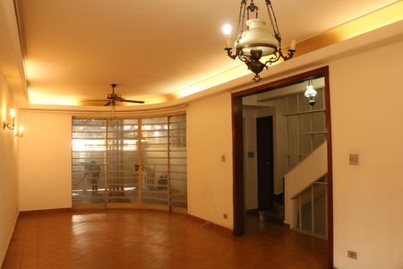 Casa à venda com 320m², 3 quartos e 4 vagasSala