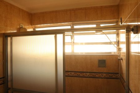 Casa à venda com 320m², 3 quartos e 4 vagasBanheiro 2