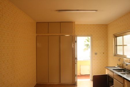 Casa à venda com 320m², 3 quartos e 4 vagasCozinha