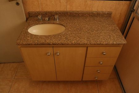 Casa à venda com 320m², 3 quartos e 4 vagasBanheiro 2