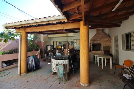 Casa à venda com 380m², 3 quartos e 4 vagasQuintal e Espaço Gourmet