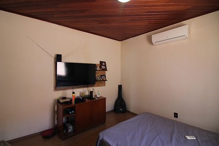 Casa à venda com 380m², 3 quartos e 4 vagasQuarto 1