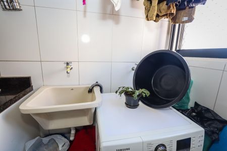 Apartamento à venda com 55m², 2 quartos e 1 vaga Apartamento à venda com 55m², 2 quartos e 1 vagaÁrea de Serviço