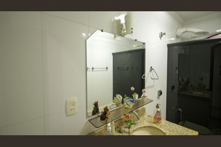 Casa à venda com 216m², 5 quartos e 2 vagas Casa à venda com 216m², 5 quartos e 2 vagasBanheiro Social