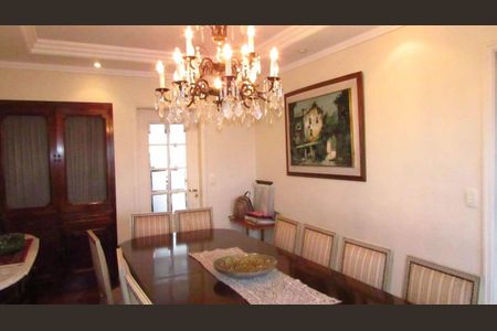 Apartamento à venda com 226m², 3 quartos e 3 vagas