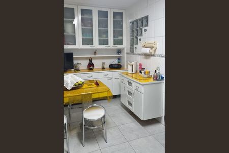 Casa de condomínio à venda com 136m², 3 quartos e 2 vagas