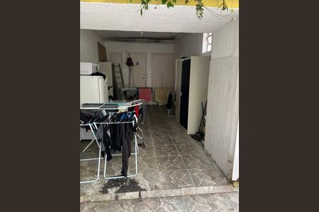 Casa à venda com 240m², 4 quartos e 6 vagas