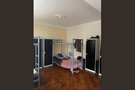 Casa à venda com 240m², 4 quartos e 6 vagas