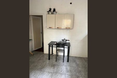 Casa à venda com 240m², 4 quartos e 6 vagas