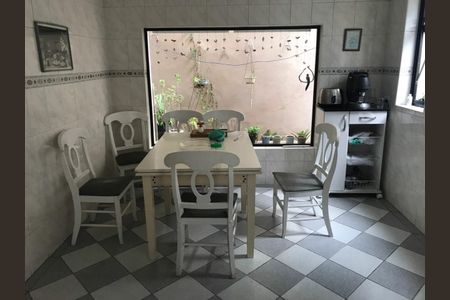Casa à venda com 200m², 4 quartos e 3 vagas