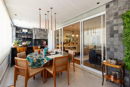 Apartamento à venda com 147m², 3 quartos e 2 vagasVaranda