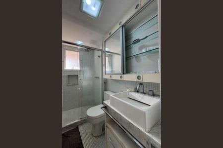 Apartamento à venda com 200m², 3 quartos e 2 vagas Apartamento à venda com 200m², 3 quartos e 2 vagasBanheiro Suíte