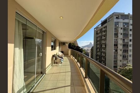 Apartamento à venda com 200m², 3 quartos e 2 vagas Apartamento à venda com 200m², 3 quartos e 2 vagasVaranda da Sala 1