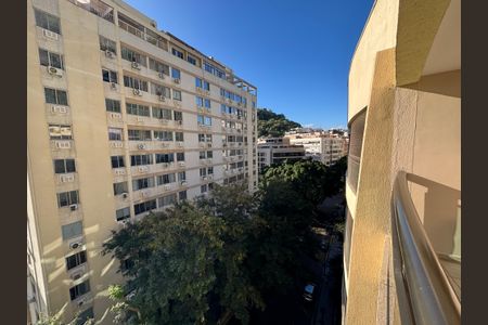 Apartamento à venda com 200m², 3 quartos e 2 vagas Apartamento à venda com 200m², 3 quartos e 2 vagasVaranda da Sala 1 - Vista