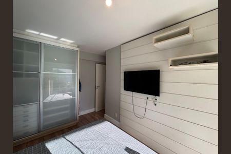 Apartamento à venda com 200m², 3 quartos e 2 vagas Apartamento à venda com 200m², 3 quartos e 2 vagasSuíte
