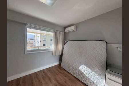 Apartamento à venda com 200m², 3 quartos e 2 vagas Apartamento à venda com 200m², 3 quartos e 2 vagasQuarto 1