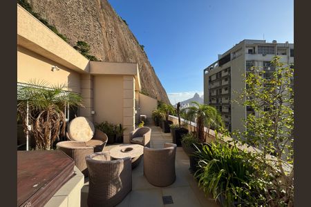 Apartamento à venda com 200m², 3 quartos e 2 vagas Apartamento à venda com 200m², 3 quartos e 2 vagasCobertura