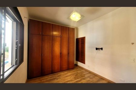 Casa à venda com 120m², 3 quartos e 2 vagas