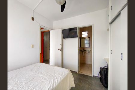 Apartamento à venda com 115m², 2 quartos e 2 vagas Apartamento à venda com 115m², 2 quartos e 2 vagasSuíte