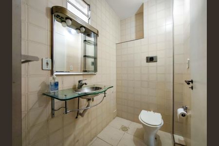 Apartamento à venda com 115m², 2 quartos e 2 vagas Apartamento à venda com 115m², 2 quartos e 2 vagasBanheiro da Suíte