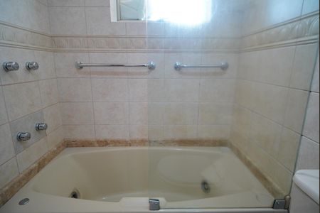 Apartamento à venda com 164m², 3 quartos e 2 vagas Apartamento à venda com 164m², 3 quartos e 2 vagasBanheiro suíte