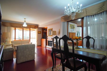 Apartamento à venda com 164m², 3 quartos e 2 vagas Apartamento à venda com 164m², 3 quartos e 2 vagasSala