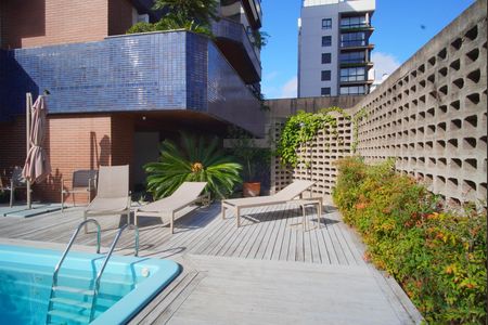 Apartamento à venda com 164m², 3 quartos e 2 vagas Apartamento à venda com 164m², 3 quartos e 2 vagasÁrea comum - Piscina