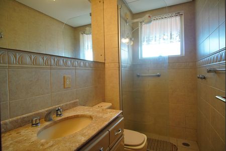 Apartamento à venda com 164m², 3 quartos e 2 vagas Apartamento à venda com 164m², 3 quartos e 2 vagasBanheiro corredor