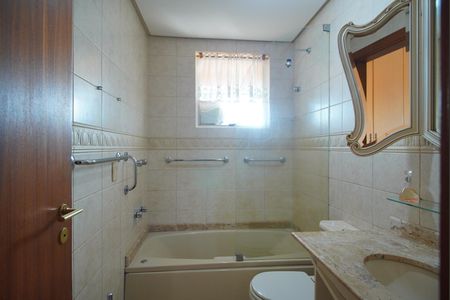 Apartamento à venda com 164m², 3 quartos e 2 vagas Apartamento à venda com 164m², 3 quartos e 2 vagasBanheiro suíte