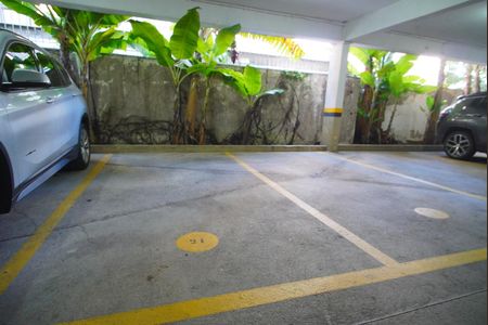 Apartamento à venda com 164m², 3 quartos e 2 vagas Apartamento à venda com 164m², 3 quartos e 2 vagasGaragem