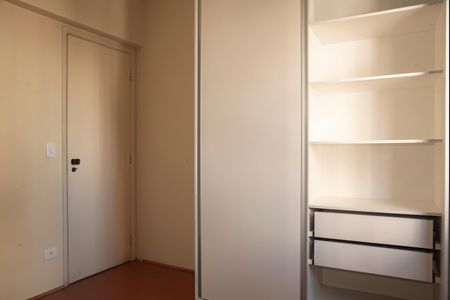 Apartamento à venda com 96m², 3 quartos e 2 vagasQuarto 2