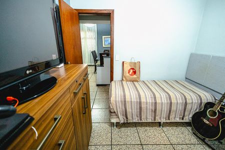 Casa à venda com 315m², 4 quartos e 6 vagas Casa à venda com 315m², 4 quartos e 6 vagasQuarto 2