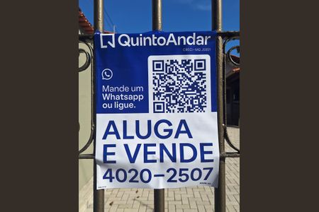 Casa à venda com 315m², 4 quartos e 6 vagas Casa à venda com 315m², 4 quartos e 6 vagasPlaquinha