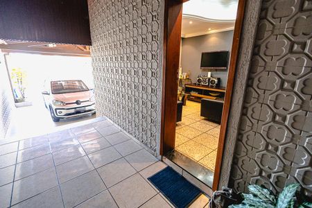 Casa à venda com 315m², 4 quartos e 6 vagas Casa à venda com 315m², 4 quartos e 6 vagasGaragem