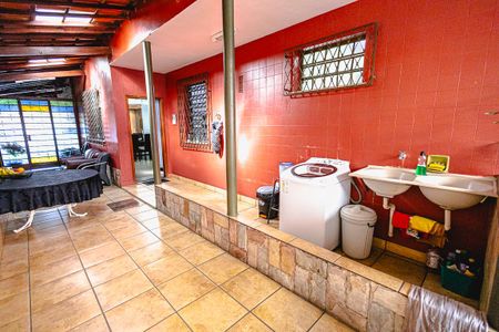 Casa à venda com 315m², 4 quartos e 6 vagas Casa à venda com 315m², 4 quartos e 6 vagasArea de serviço