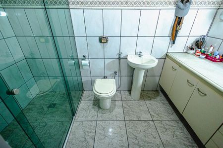 Casa à venda com 315m², 4 quartos e 6 vagas Casa à venda com 315m², 4 quartos e 6 vagasBanheiro /Suíte