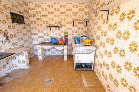 Casa à venda com 315m², 4 quartos e 6 vagas Casa à venda com 315m², 4 quartos e 6 vagasLavanderia