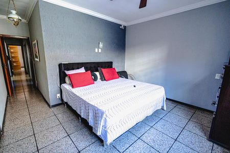 Casa à venda com 315m², 4 quartos e 6 vagas Casa à venda com 315m², 4 quartos e 6 vagasSuíte