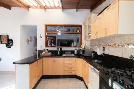 Casa à venda com 180m², 3 quartos e 3 vagas Casa à venda com 180m², 3 quartos e 3 vagasCozinha