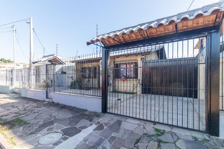 Casa à venda com 180m², 3 quartos e 3 vagas Casa à venda com 180m², 3 quartos e 3 vagasFachada