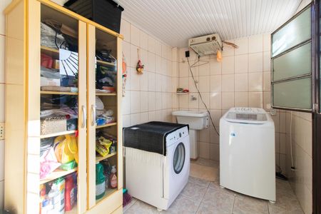 Casa à venda com 180m², 3 quartos e 3 vagas Casa à venda com 180m², 3 quartos e 3 vagasÁrea de Serviço