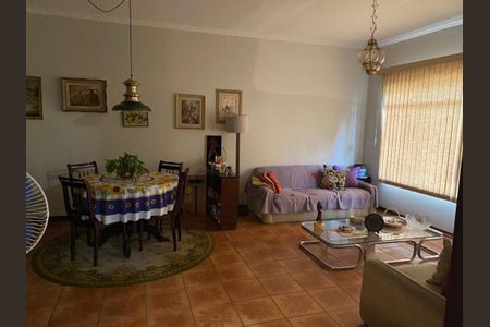 Casa à venda com 250m², 5 quartos e 5 vagasSala